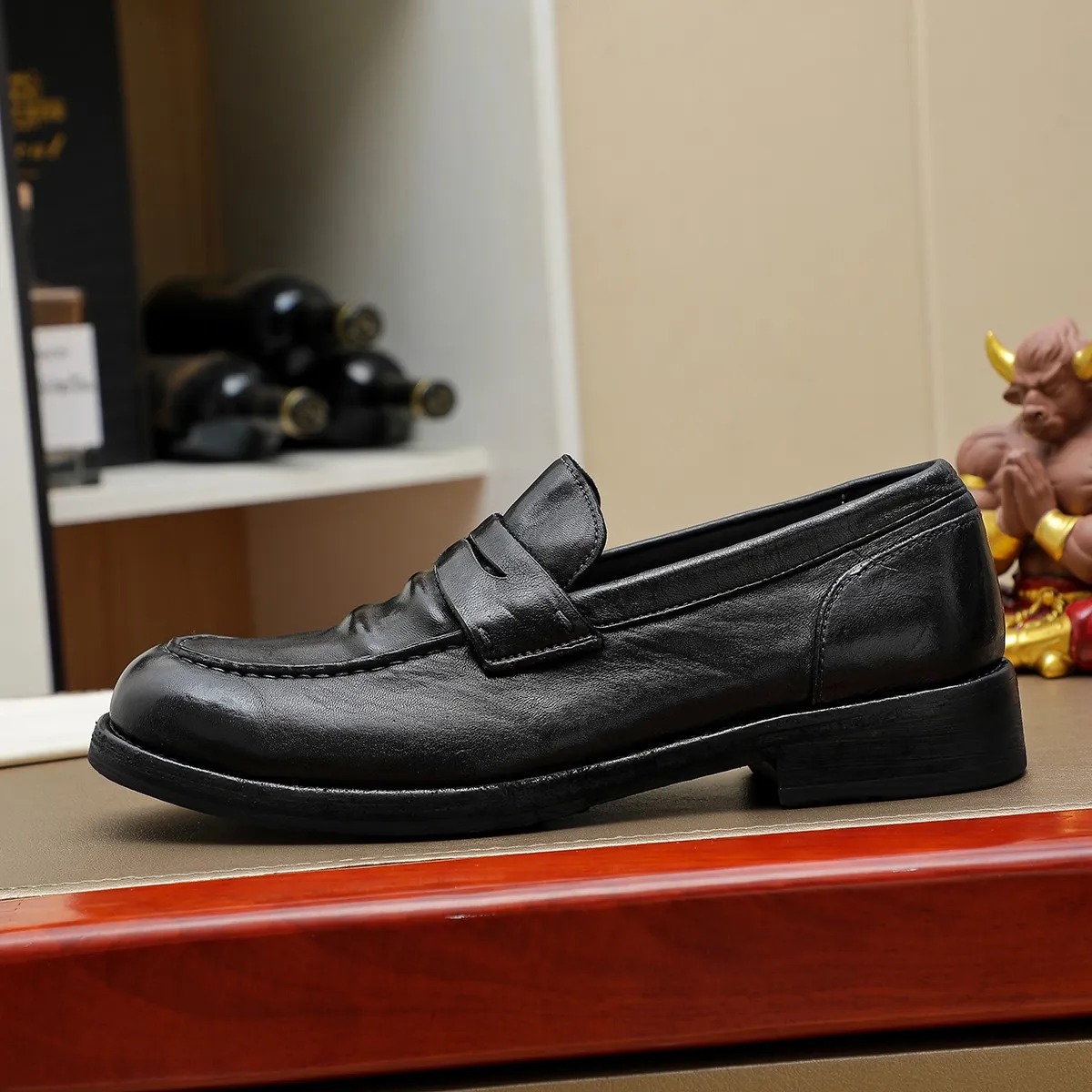 Men's shoes 💰920 💰 Louis Vuitton LV ® Autumn and Winter 🆕 models 🔛Full shoe counter First layer cowhide, 🐂Leather lined casual shoes for men, super soft outsole, a must for driving. Counter synchronization Original first layer cowhide Completely 1:1 mold customization 🌹Top version, 3 colors available! Number: 38-45 (37.46. Customized)